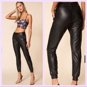 Commando Faux Leather Jogger four-way stretch, cut with a relaxed fit & pockets